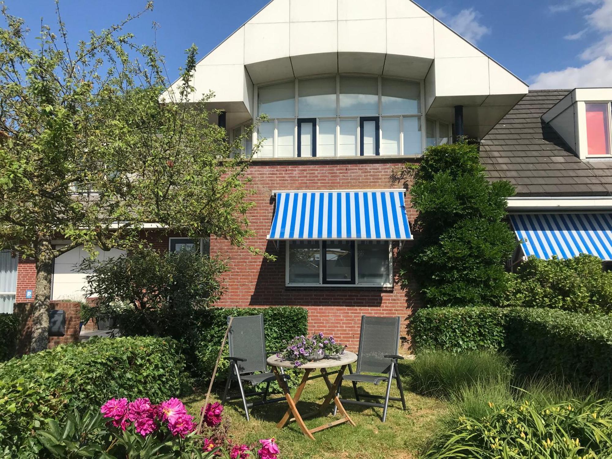 Gastenverblijf Villa Buitenplaats Wergea Contactloos Inchecken Naarderburen Exterior photo