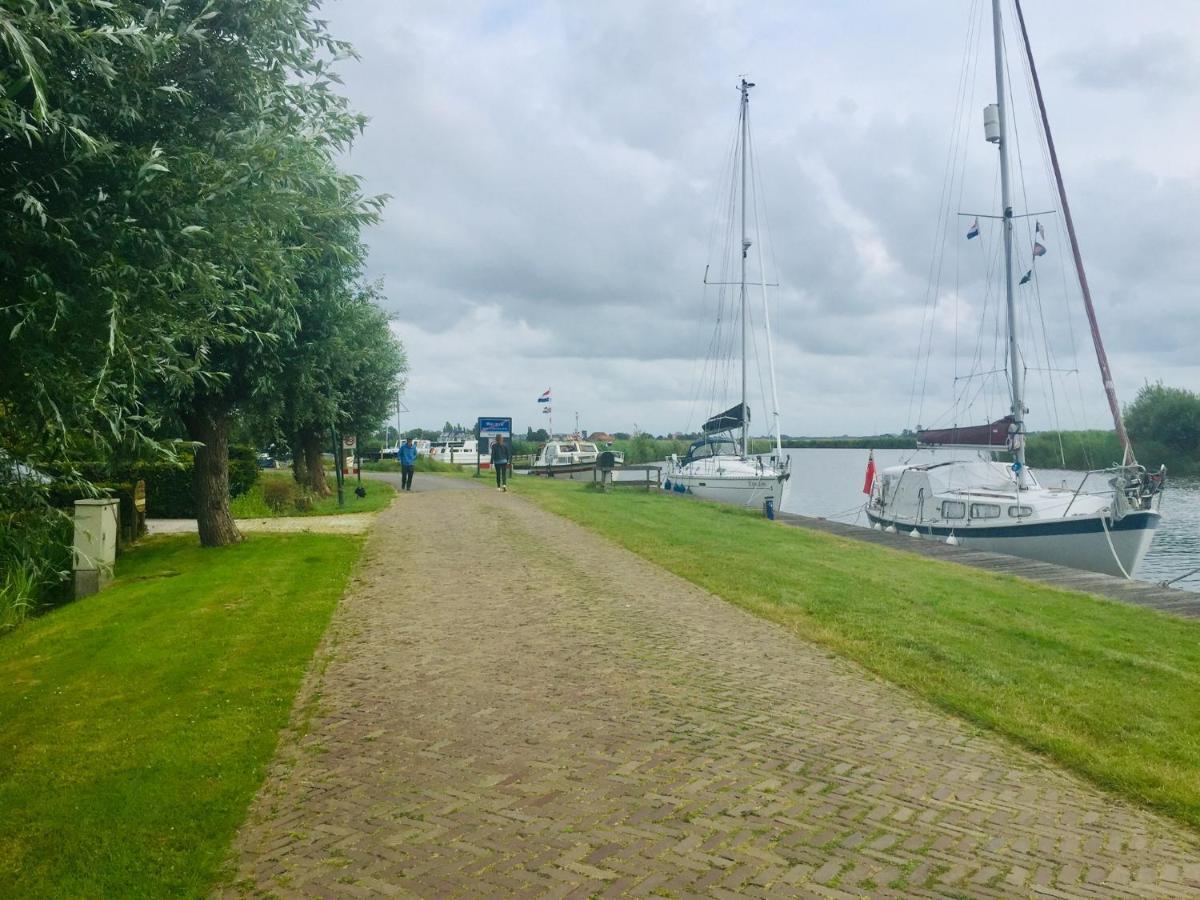 Gastenverblijf Villa Buitenplaats Wergea Contactloos Inchecken Naarderburen Exterior photo